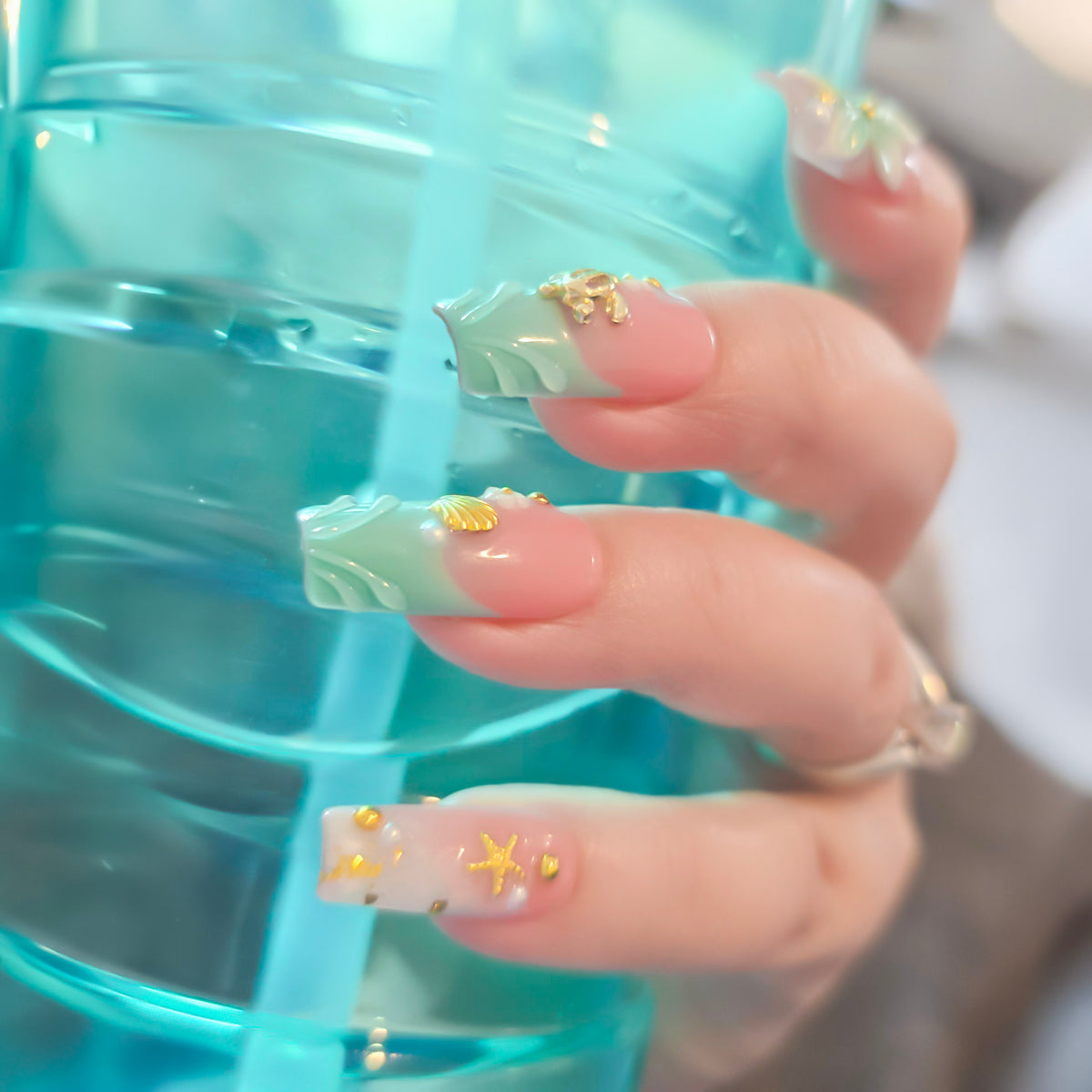 Green Tropical Floral Press On Nails – Glossy Glam Beach Set