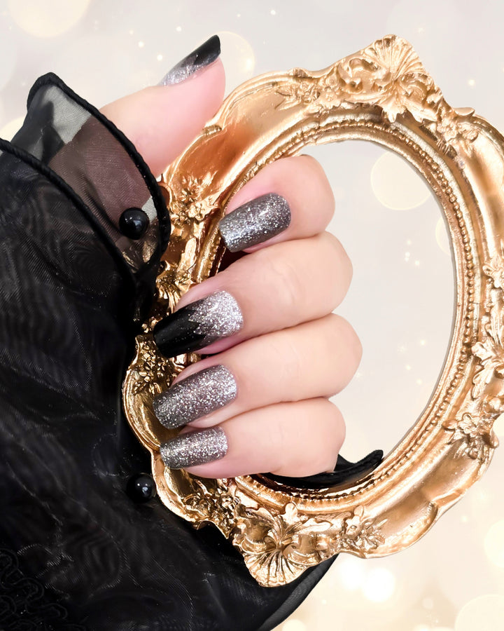Elevate your style with Black and Silver Gradient Nailwraps. Stunning diamond glitter fade, easy application, and long-lasting shine for any event.