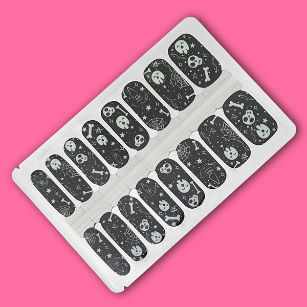 Midnight Ghouls Nailwraps – Halloween Skulls, Bones & Cobwebs