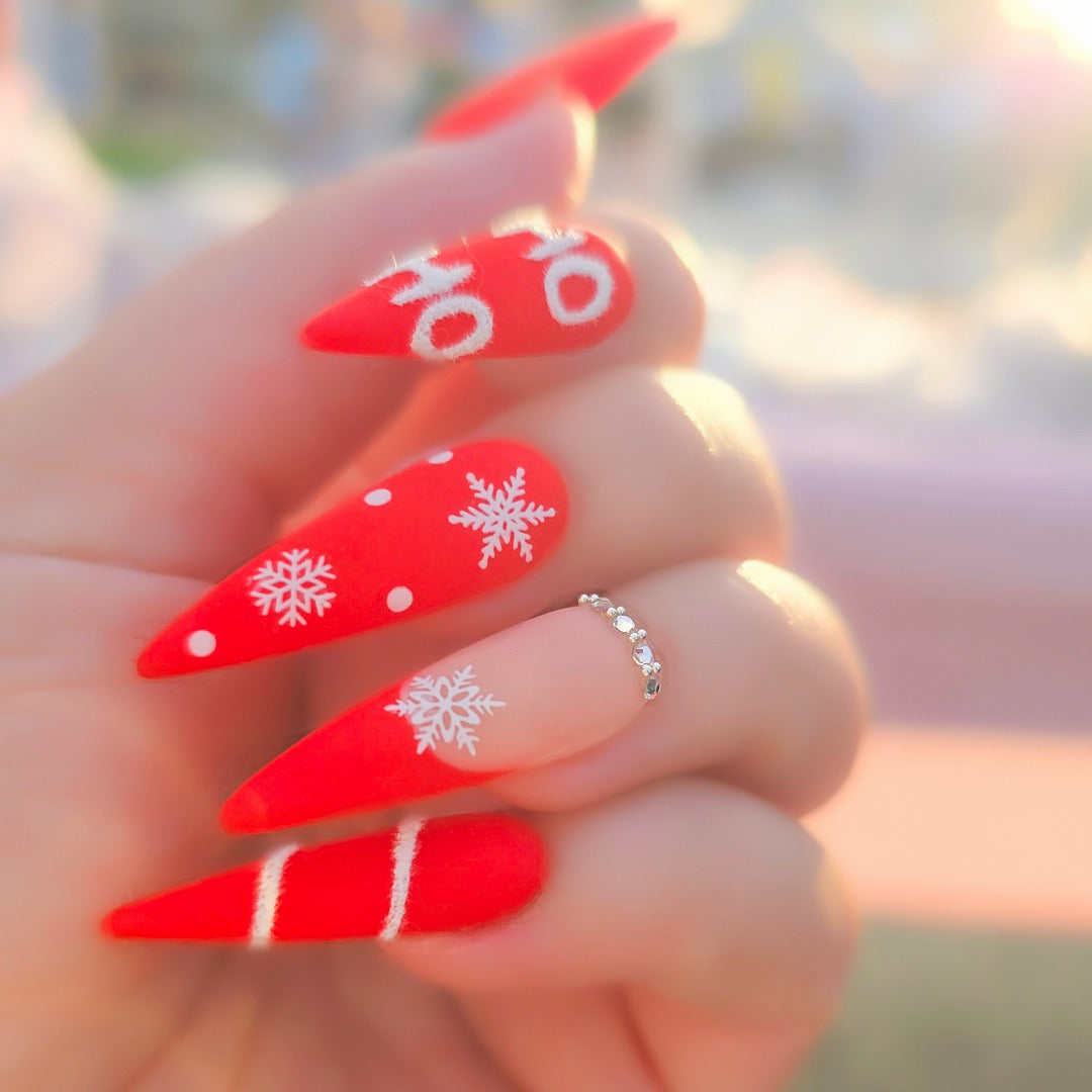 Ho Ho Holiday Stiletto Press-on Nails – Christmas Red Set