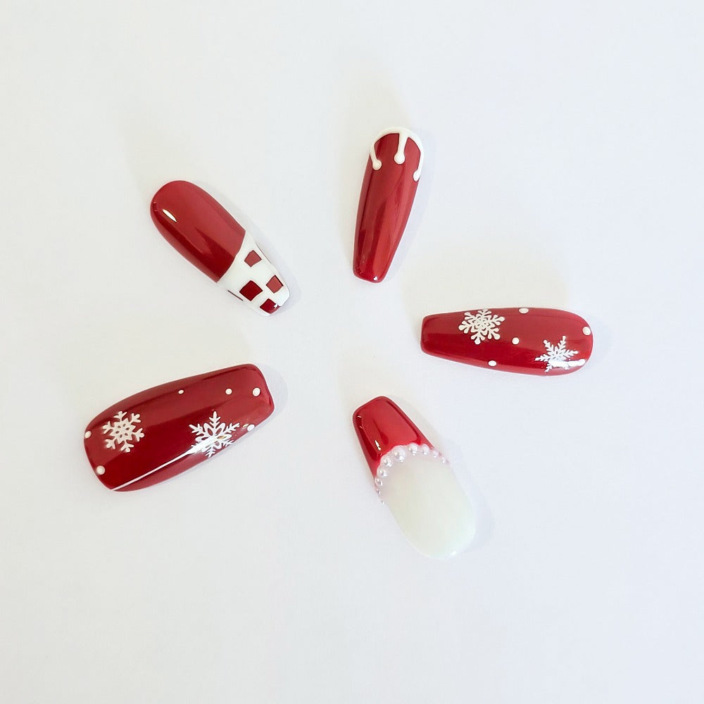 Santa Chic Press-Ons – Red Snowflake Christmas Nails